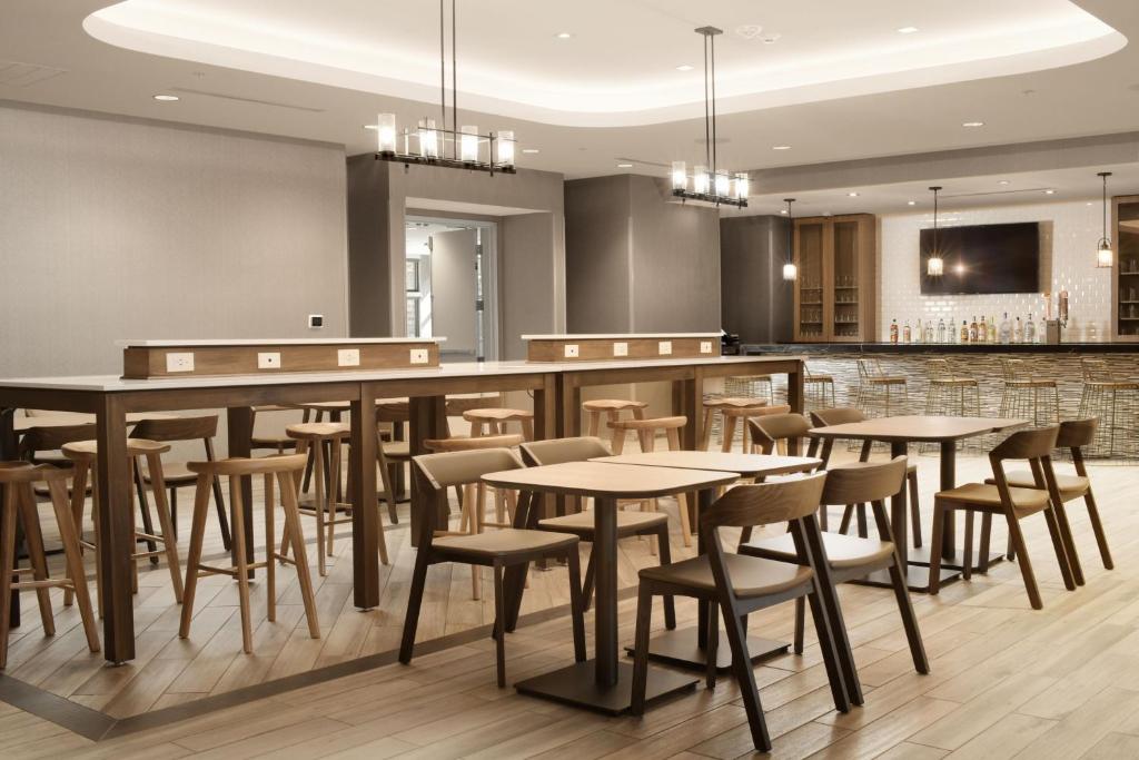 Restaurace v ubytování SpringHill Suites by Marriott Lindale Tyler