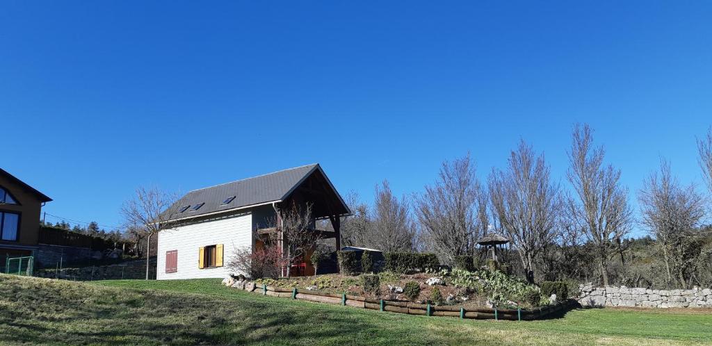 Vonkajšia záhrada v ubytovaní Le chalet de Pierrot