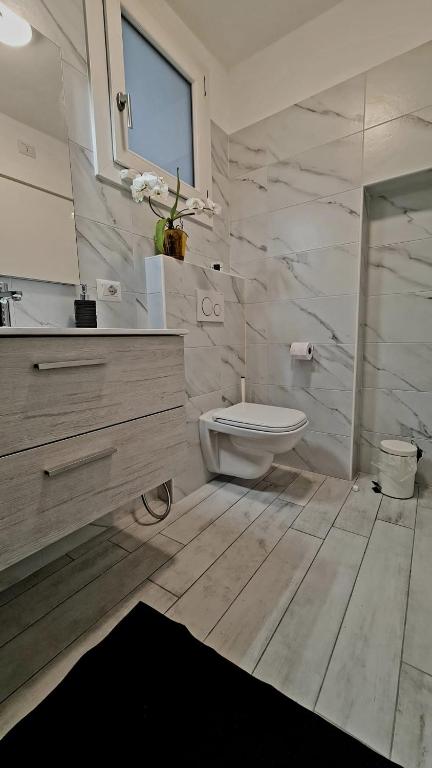 A bathroom at Casa Melina 1