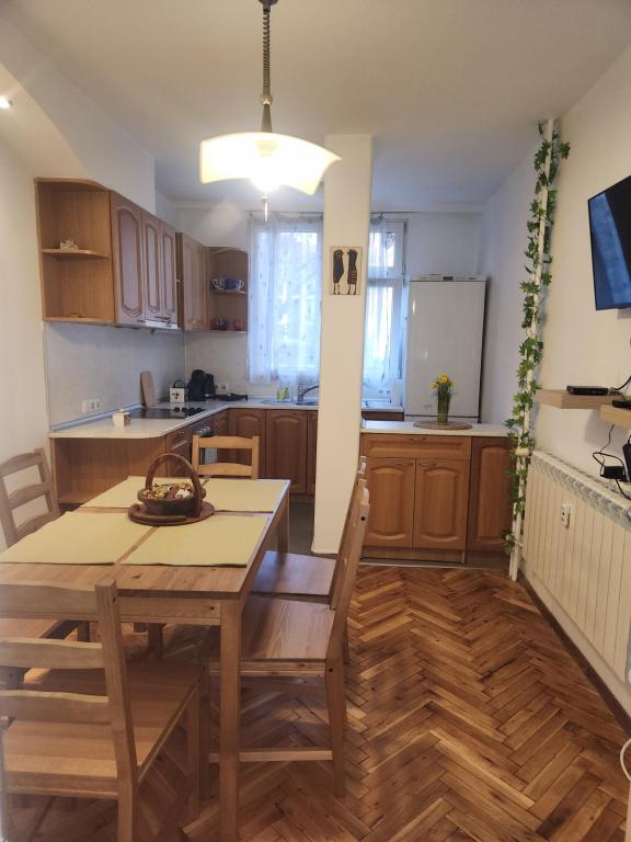 A kitchen or kitchenette at La Hasienda de Isabela