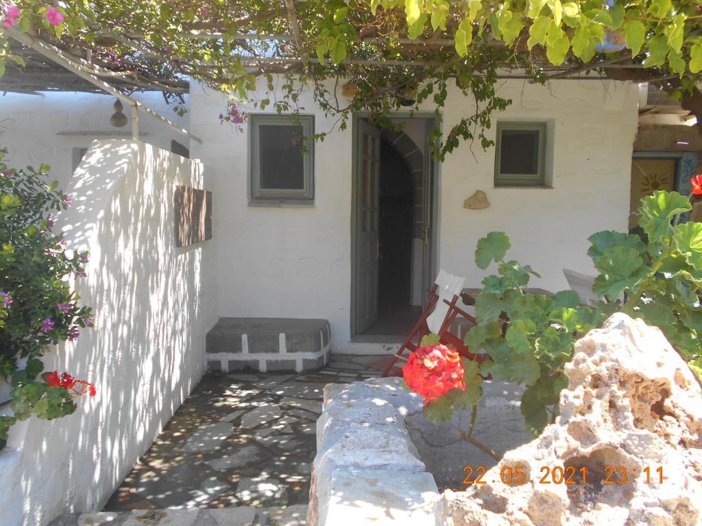 Ogród w obiekcie PATMOS Mathios Studios- apartments