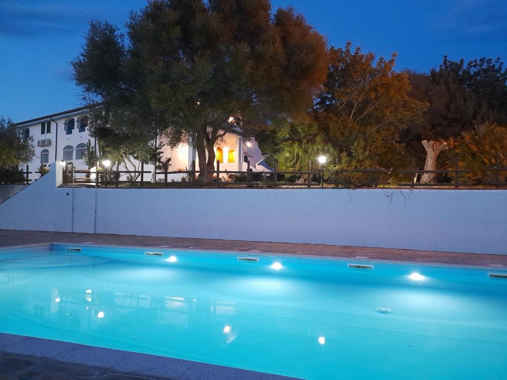 Bazén v ubytování Agriturismo Palas De Serra Country Resort nebo v jeho okolí
