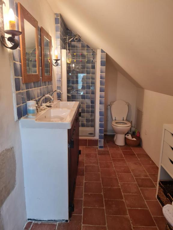 Zdjęcie z galerii obiektu Manoir de la Beuneche - location de chambres w mieście Guécélard