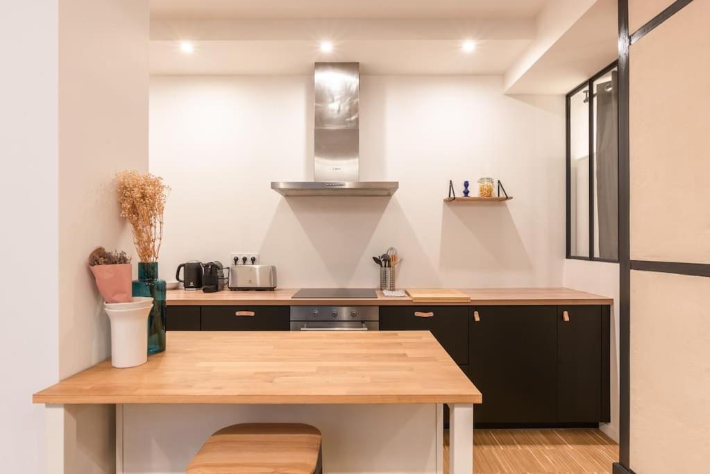Fotografia z galérie ubytovania Design architect Loft for 10 guests near metro v Paríži