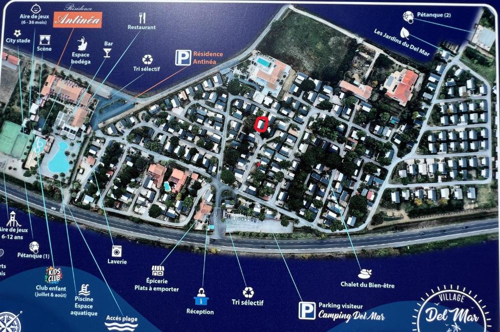 Nespecifikovaný výhled na destinaci Argelès-sur-Mer nebo výhled na město při pohledu z kempu