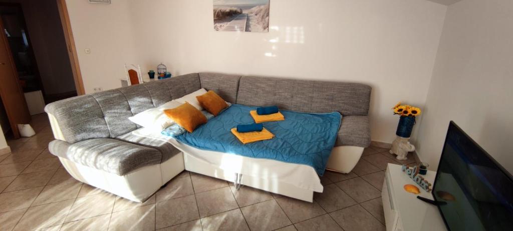 TV a/nebo společenská místnost v ubytování Apartment Lorena