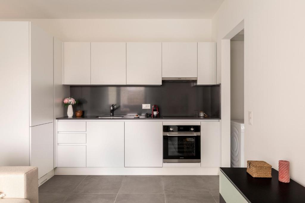 Lugano Superior Suites - Free Parking - Resim 40