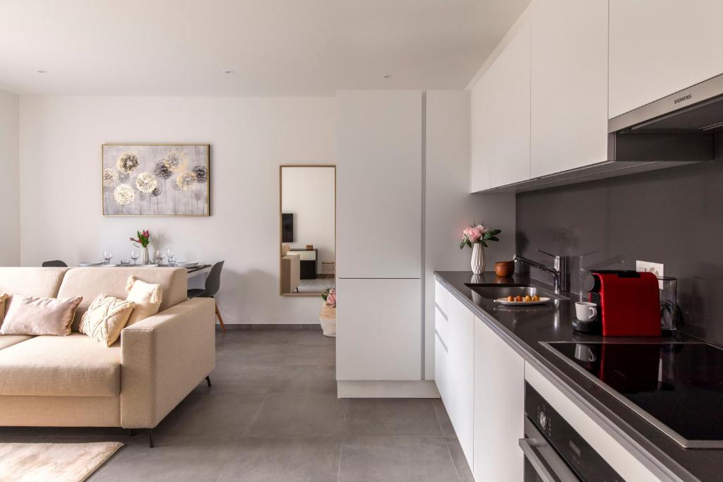 Lugano Superior Suites - Free Parking - Resim 39