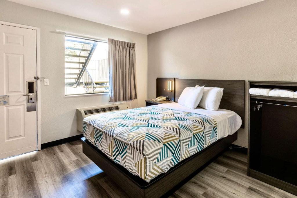 Motel 6-Carlsbad, CA - East Near LEGOLAND - Tweepersoonskamer - Toegang