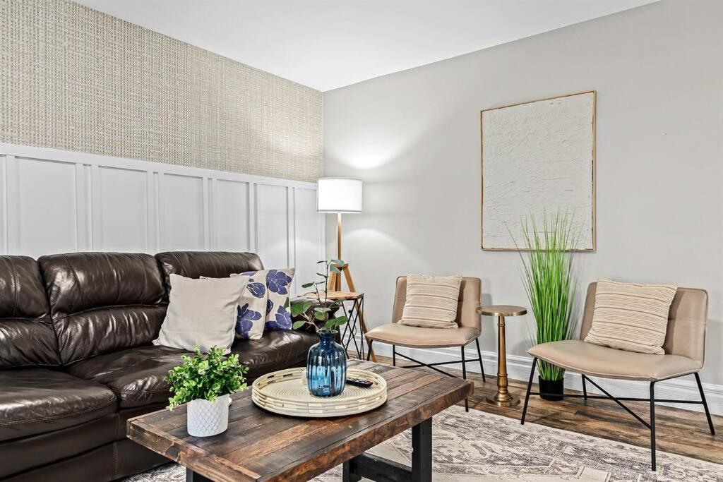 Great Location! King Bed by Downtown Mount Clemens, Mount Clemens (aktualisierte Preise für 2024)