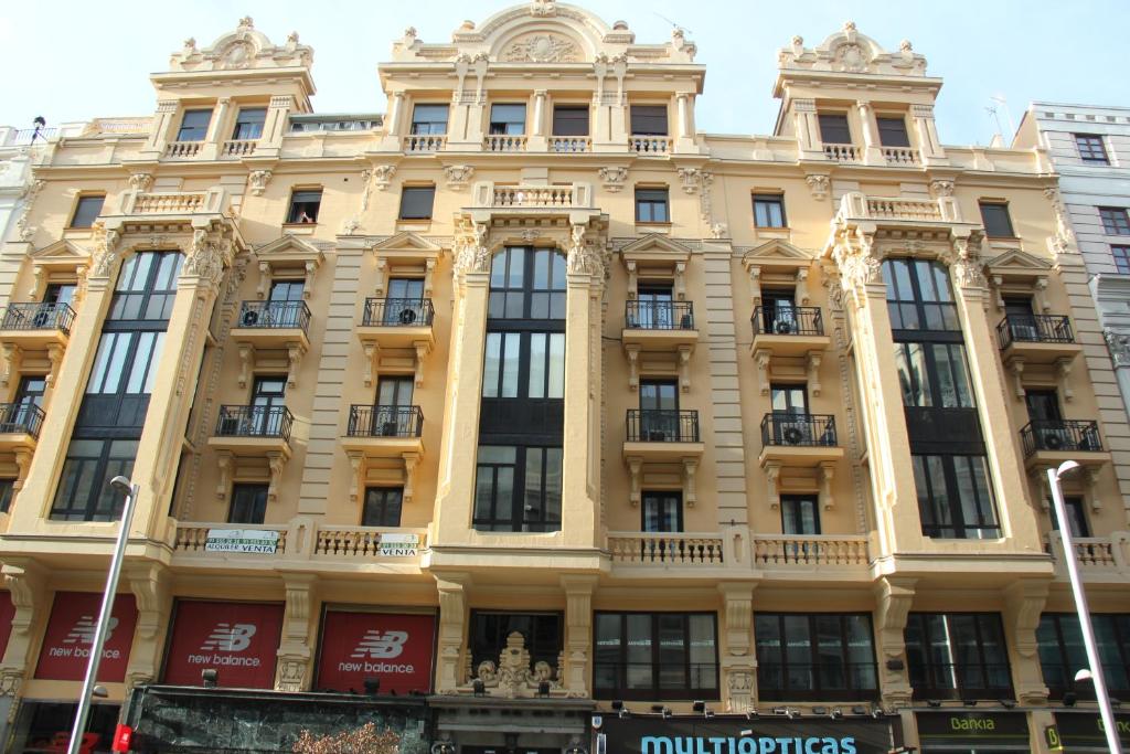 a building in the city of paris at Hostal Splendid - Gran Vía in Madrid