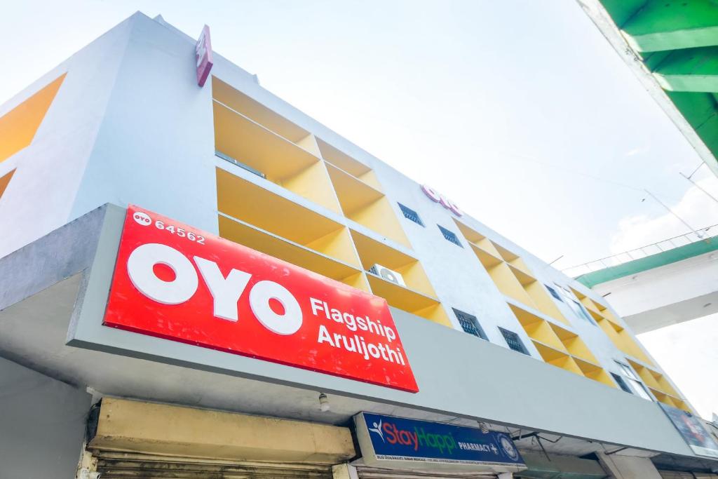 Supermarket nebo jiné obchody v  hotelu nebo okolí
