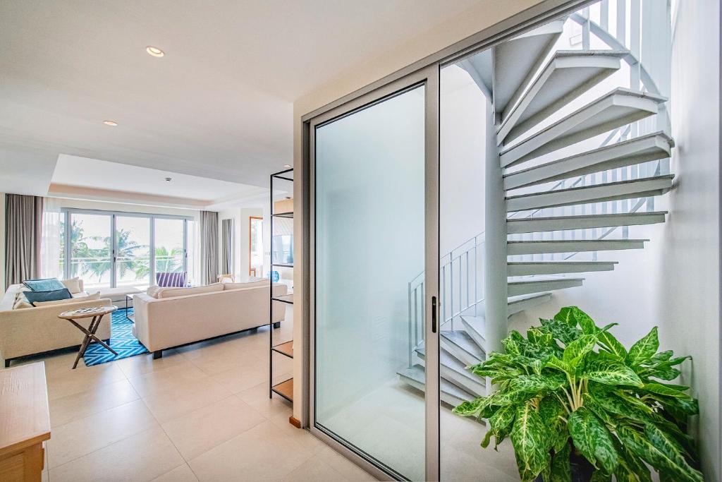 Beachfront Residences - Stunning Sea and Lake View - 7