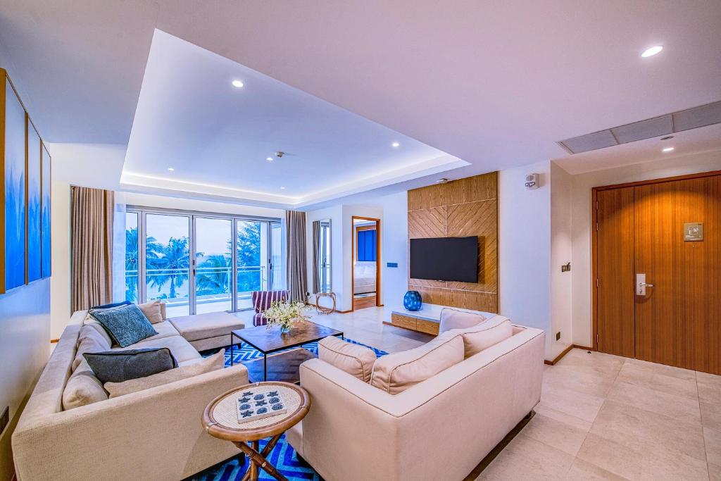 Beachfront Residences - Stunning Sea and Lake View - 10