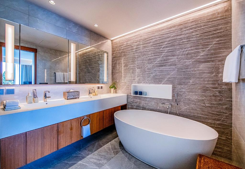 Beachfront Residences - Stunning Sea and Lake View - 19