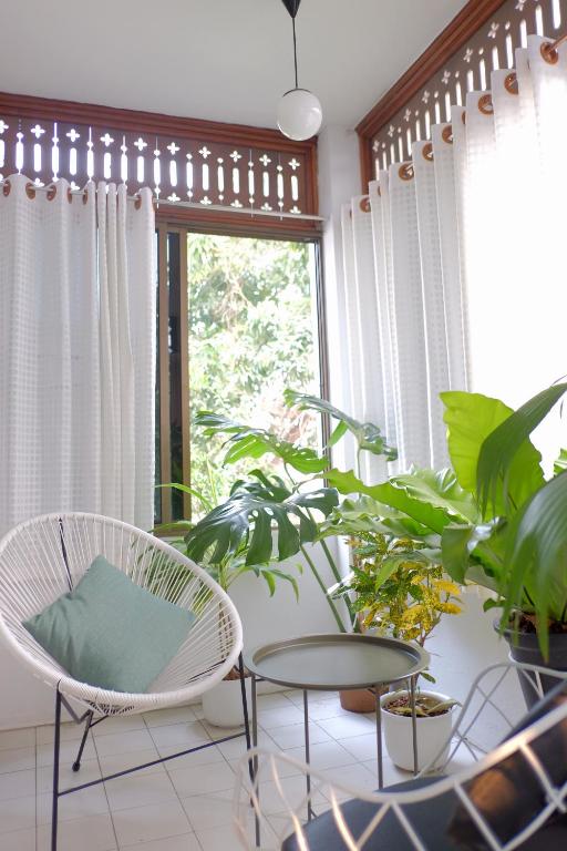 Inn Oon Villa - Chambre Reine Avec Balcon