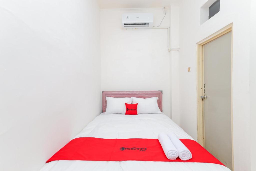 RedDoorz near Pasar Lama Serang - Standard -Doppelzimmer