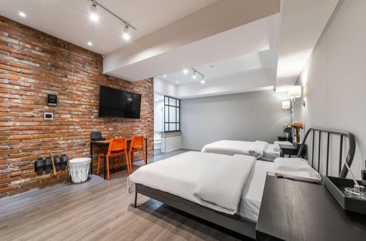 27 Hotel - Zweibettzimmer