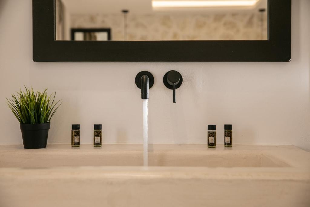 Naxos Green Village Hotel - 16