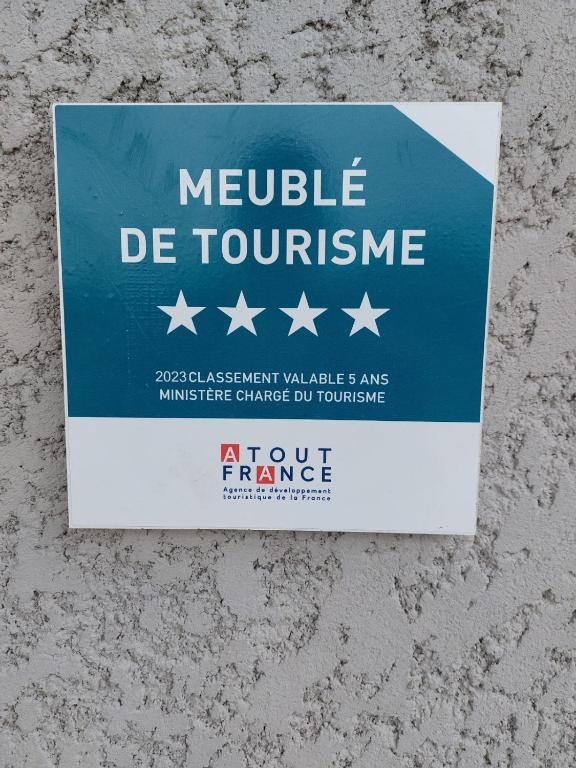 Certyfikat, podpis lub inny dokument wystawiony w obiekcie Gite les Caravottes 4 Etoiles avec Jacuzzi - JURA