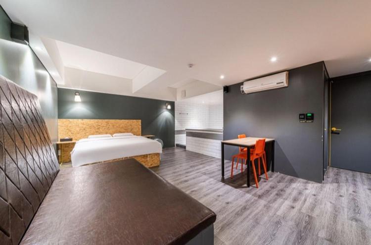Postel nebo postele na pokoji v ubytování 27 Hotel