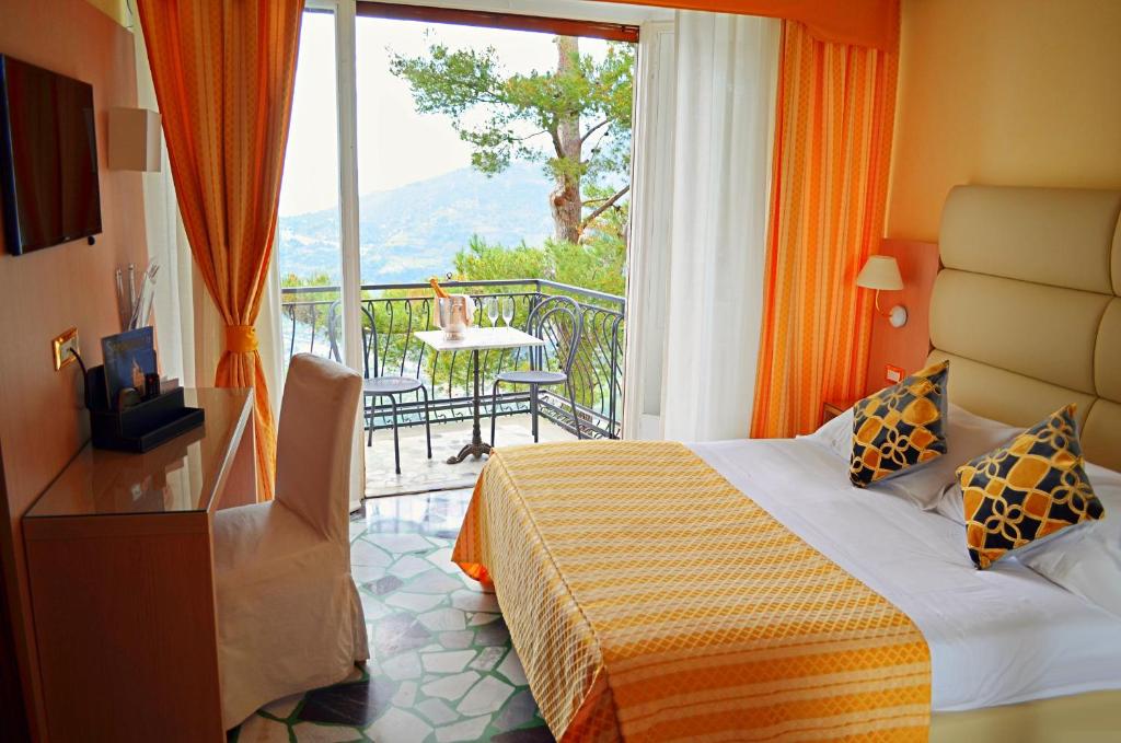 La Riserva di Castel d'Appio- Charme & Relax - Double Room With Sea View