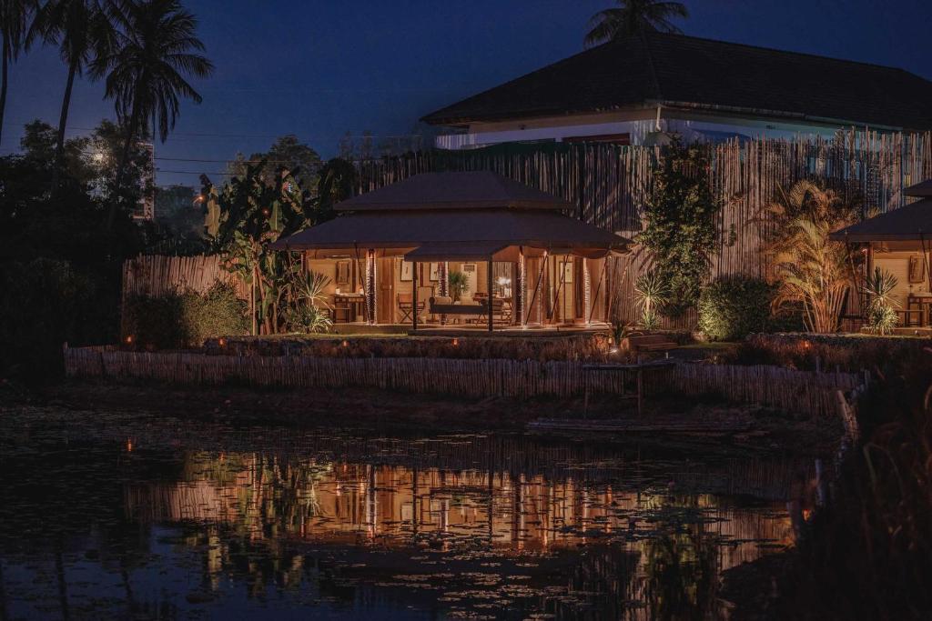 Zahrada ubytování Aladdin Luxury Camp Phuket