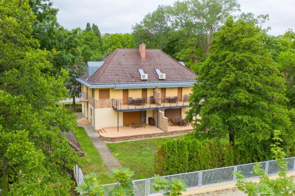 Budova, v ktorej sa apartmán nachádza
