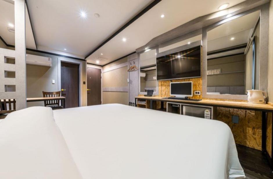 Kuchyň nebo kuchyňský kout v ubytování 27 Hotel