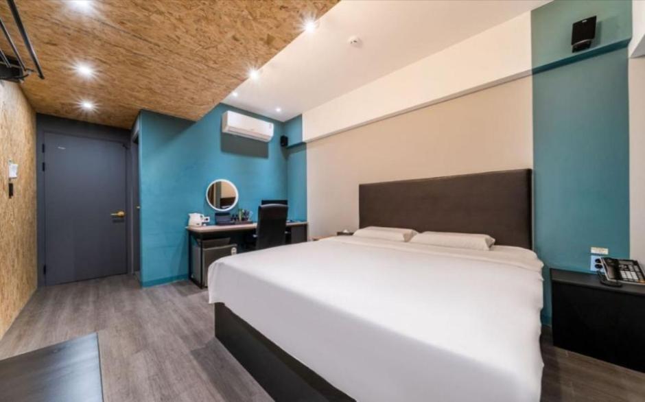 Postel nebo postele na pokoji v ubytování 27 Hotel