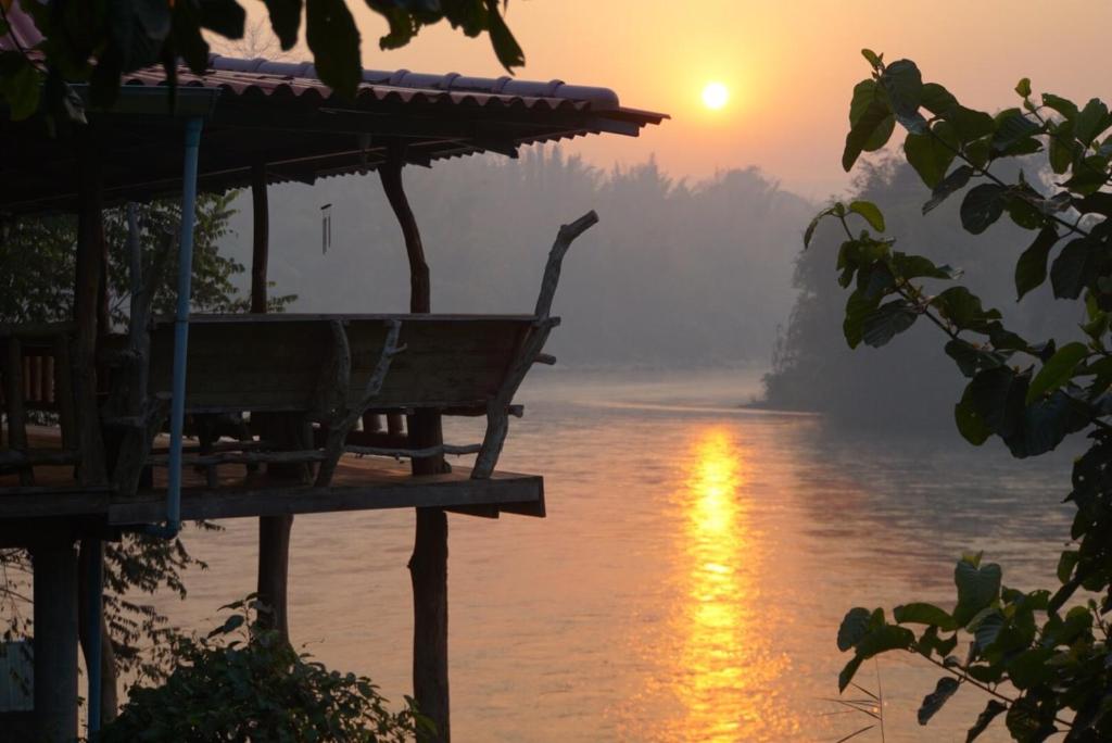 BaanRai KhunYa บ้านไร่คุณย่า - Three-Bedroom Chalet