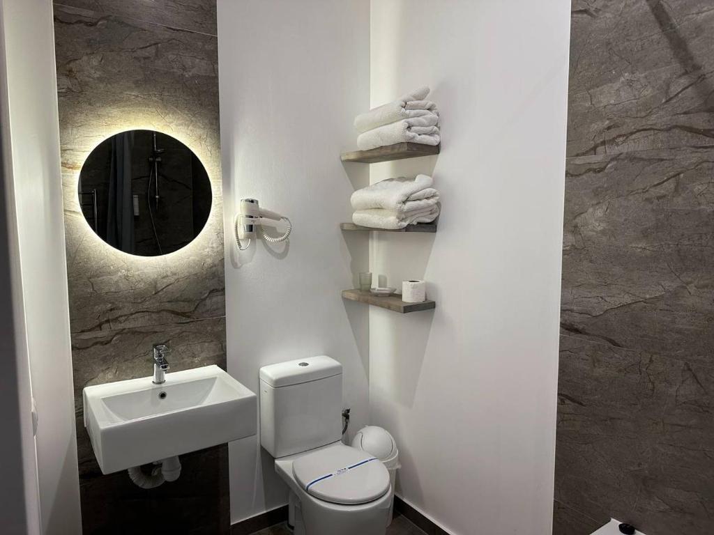 Koupelna v ubytování Higina Spa Hotel