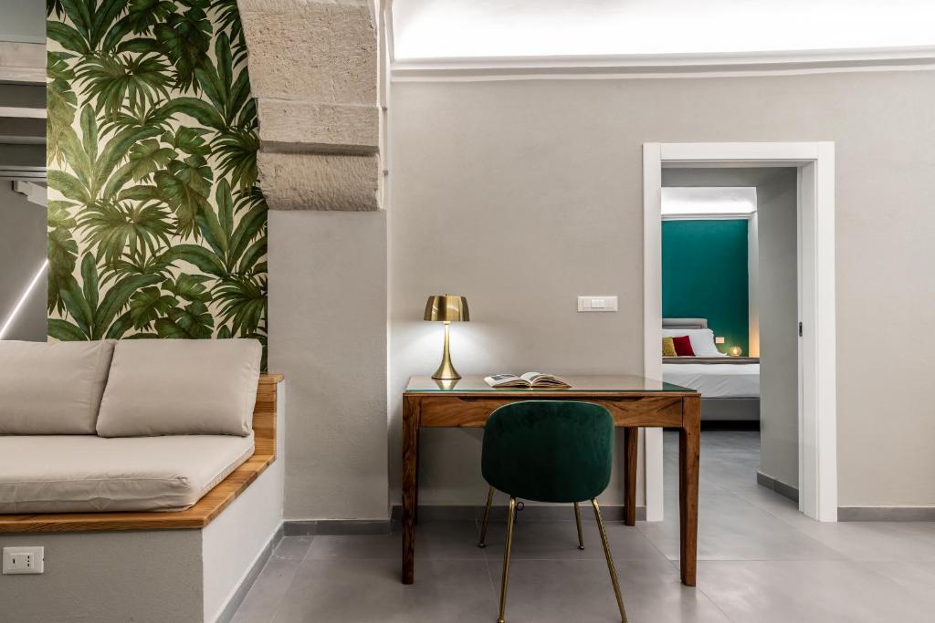 A seating area at Ortigia's Queen