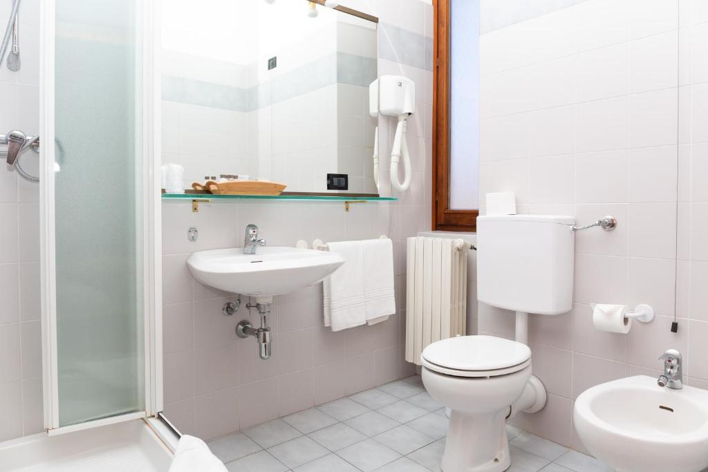Koupelna v ubytování Albergo Sacro Monte Varese