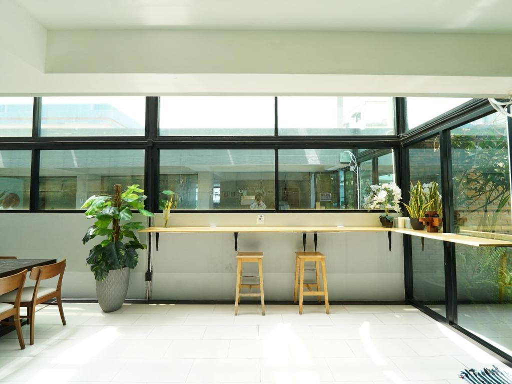 RoomQuest Bangkok Don Mueang Airport - Resim 9