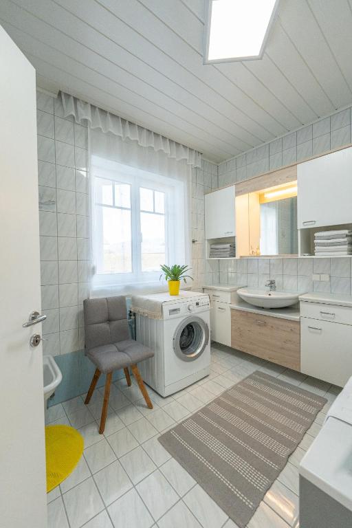 Köök või kööginurk majutusasutuses Ferienhaus Karoline