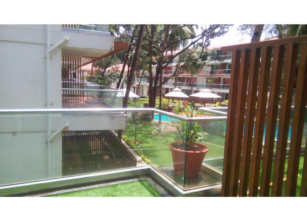 Бассейн в Aarju Luxurious Stay Calangute или поблизости