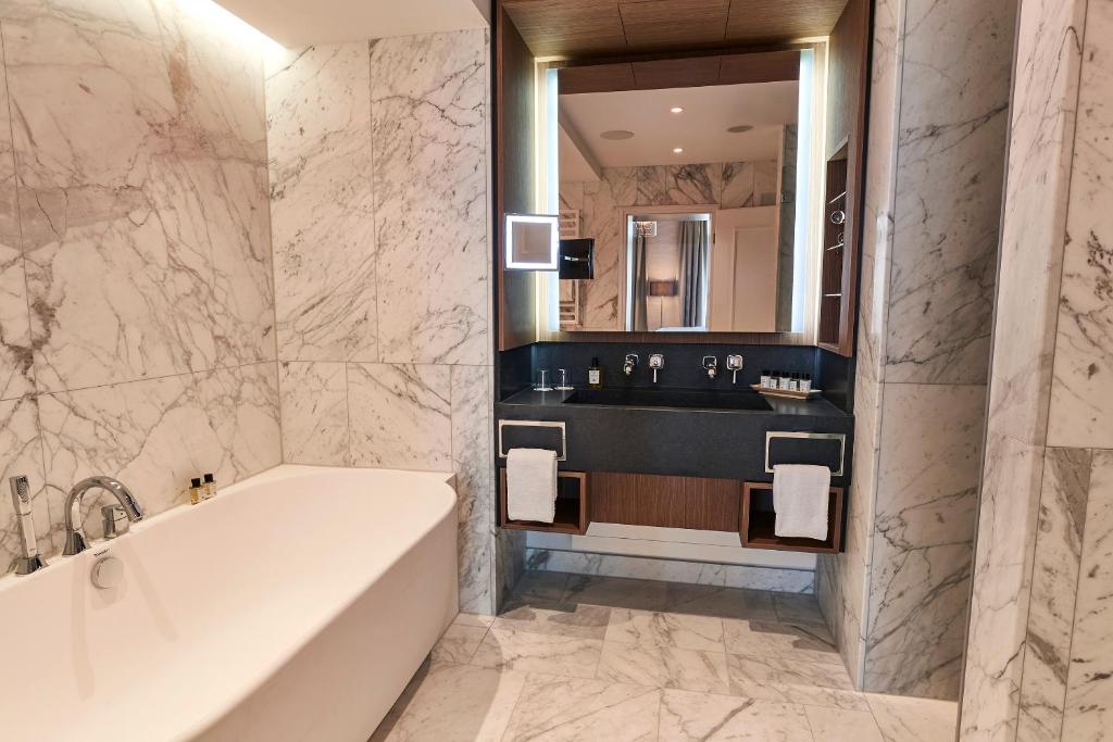 Steigenberger Icon Parkhotel Düsseldorf - Resim 14