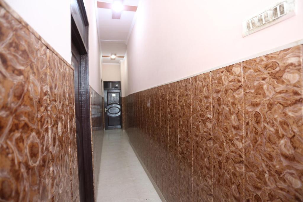 Flagship Hotel - Housity