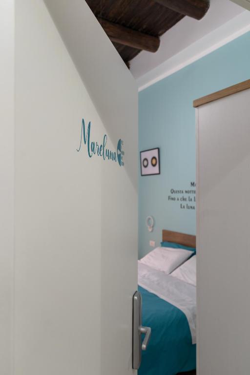 Yes I Know My Room - Storico
