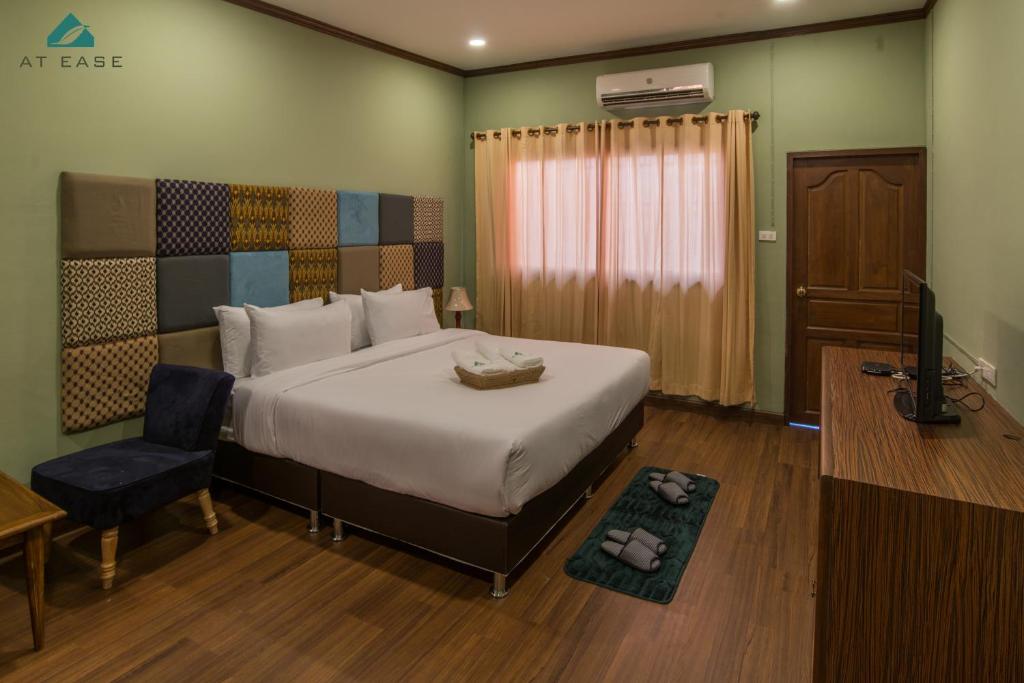 At Ease As Home - Resim 19