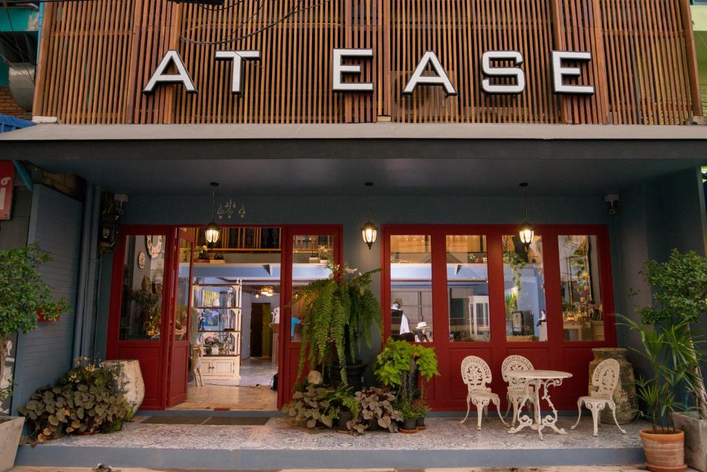 At Ease As Home - Resim 6