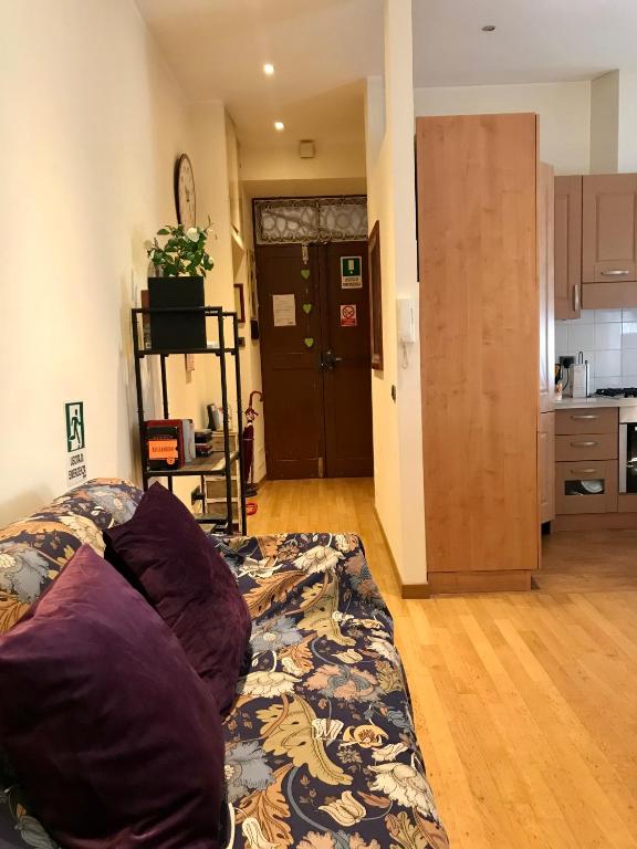 A kitchen or kitchenette at Roma Da Noi Suite