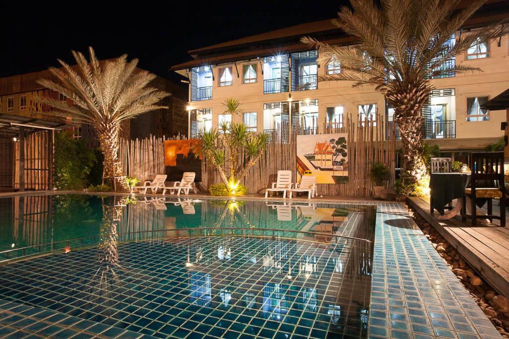 A piscina em ou perto de Season Palace Huahin Hotel