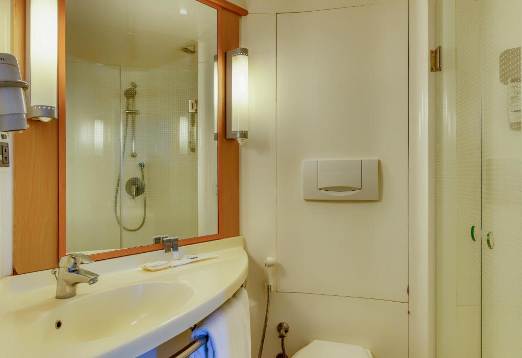 ibis Bengaluru Outer Ring Road - Deluxe Queen Room With Extra Benefit