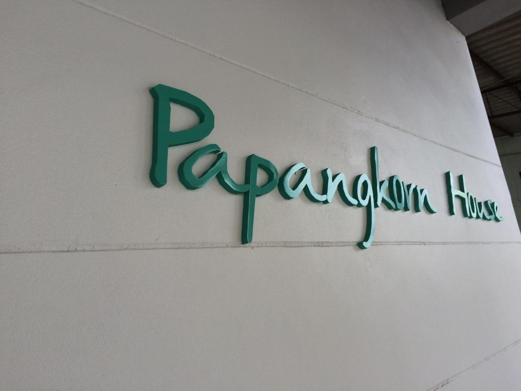 Certifikát, hodnocení, plakát nebo jiný dokument vystavený v ubytování Papangkorn House