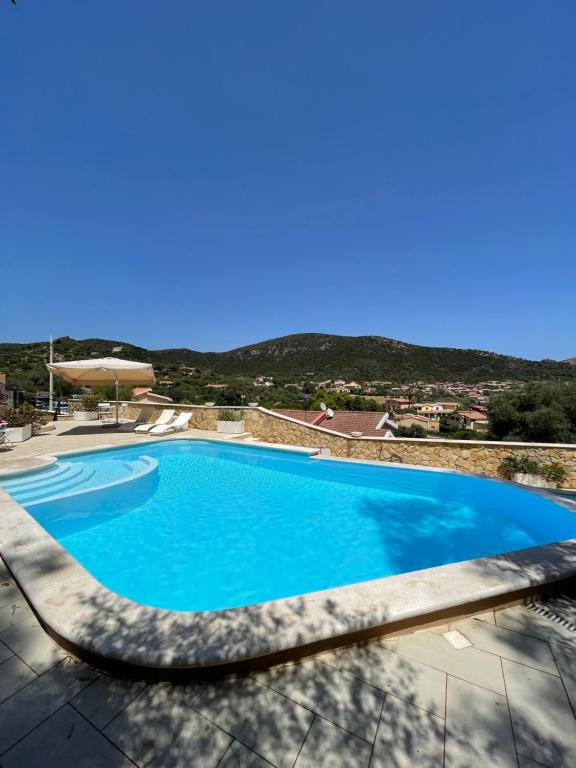 Chia Villas: Eleganti Case Vacanza con Piscina