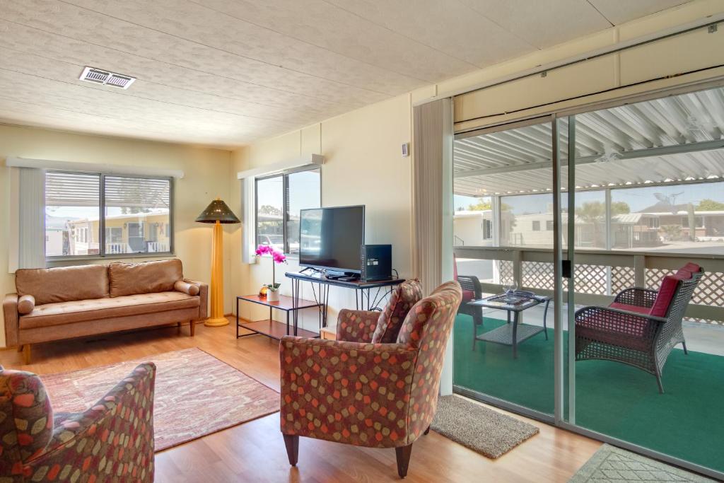 Tucson Estates Home Private Deck, Pool Access!, Tucson (updated prices