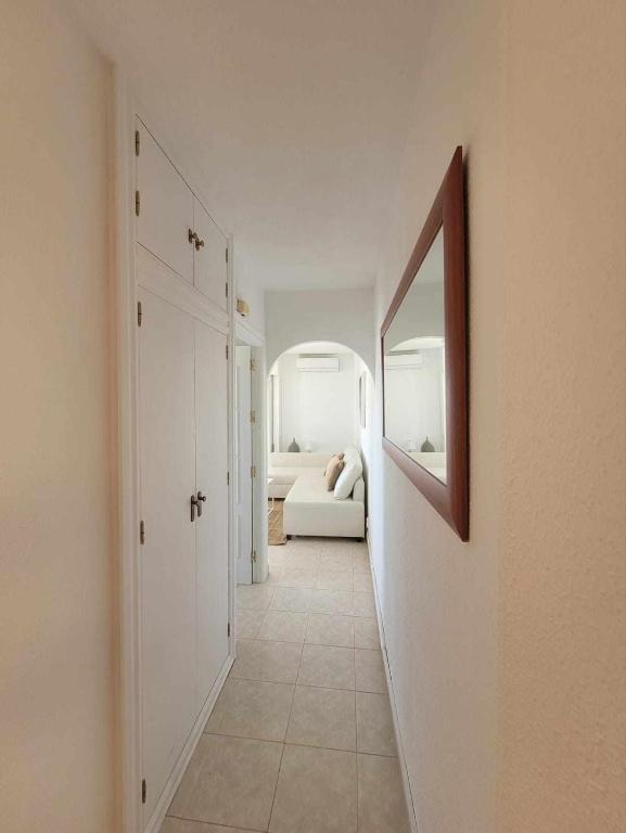 Posteľ alebo postele v izbe v ubytovaní Benalmadena apartment with wonderful views