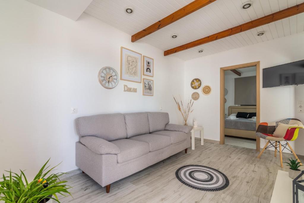 The Holiday House 3 and 4